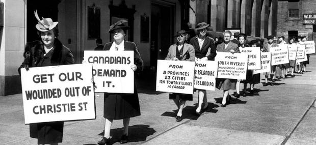 1944